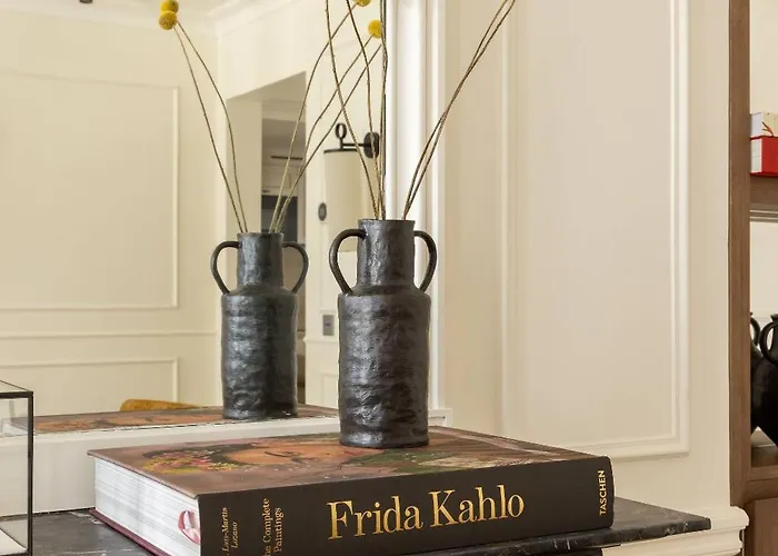 Апартаменты Luxurious Saint Honore By Onefinestay Париж