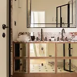 Апартаменты Luxurious Saint Honore By Onefinestay