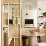Апартаменты Luxurious Saint Honore By Onefinestay