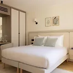 Апартаменты Luxurious Saint Honore By Onefinestay *