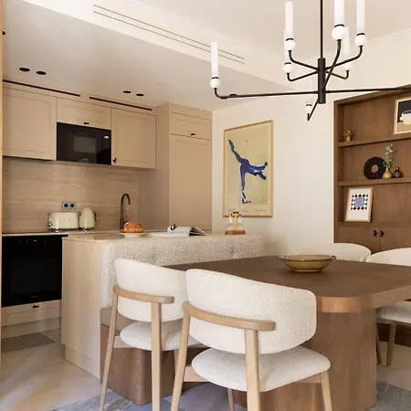 Luxurious Saint Honore By Onefinestay *