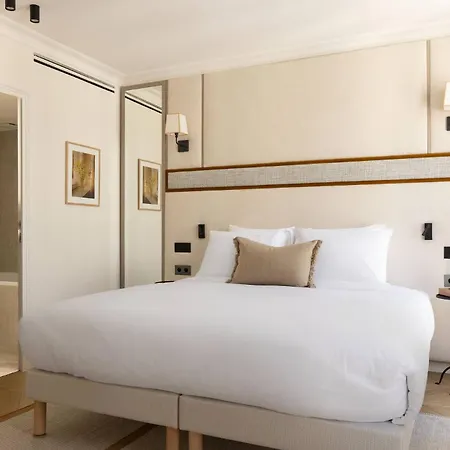 Luxurious Saint Honore By Onefinestay