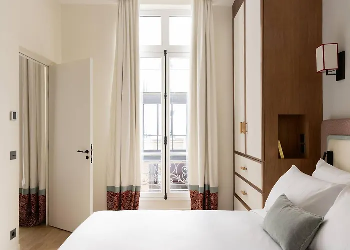 Luxurious Saint Honore By Onefinestay