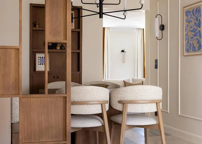 Luxurious Saint Honore By Onefinestay