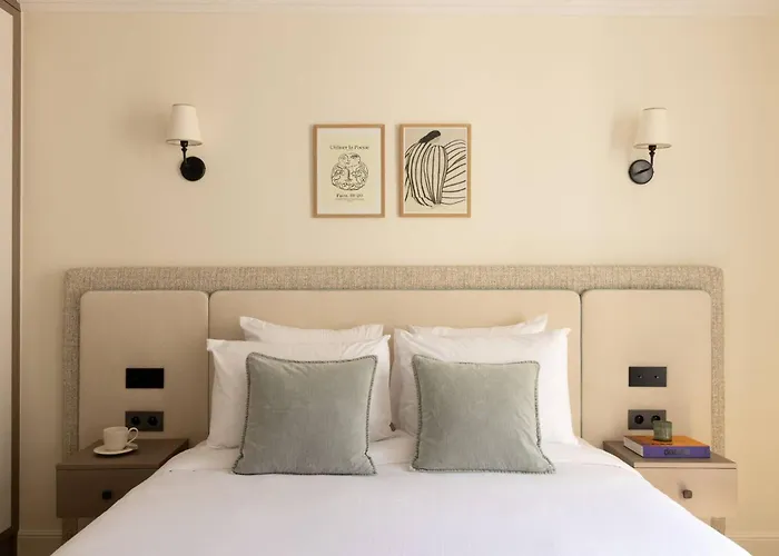 Luxurious Saint Honore By Onefinestay *